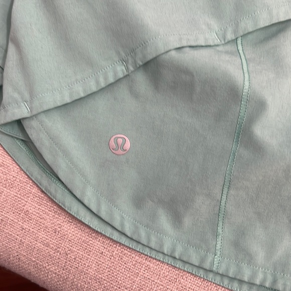 💕SOLD💕Lululemon Toothpaste Speed Up Shorts - Picture 4 of 6